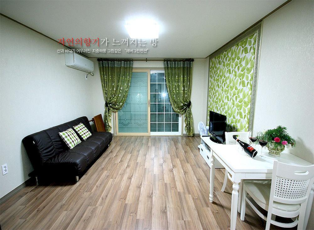 Ever Green Pension Geoje Extérieur photo